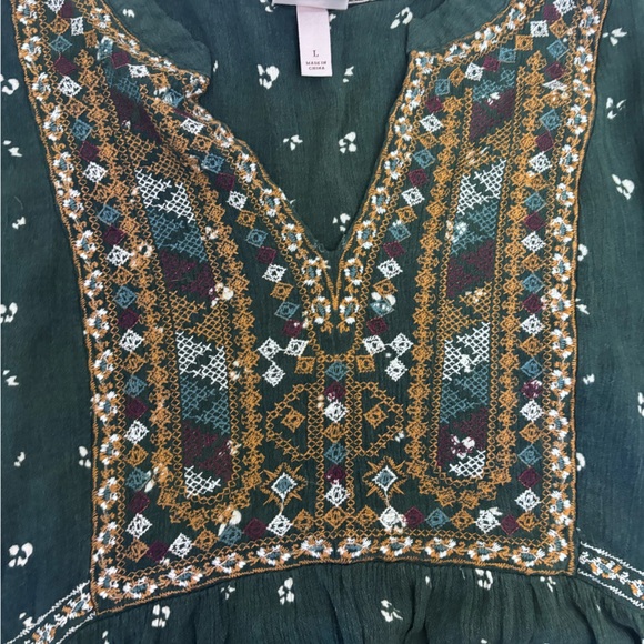 Knox Rose Green and Gray Embroidered Tops - Picture 4 of 15